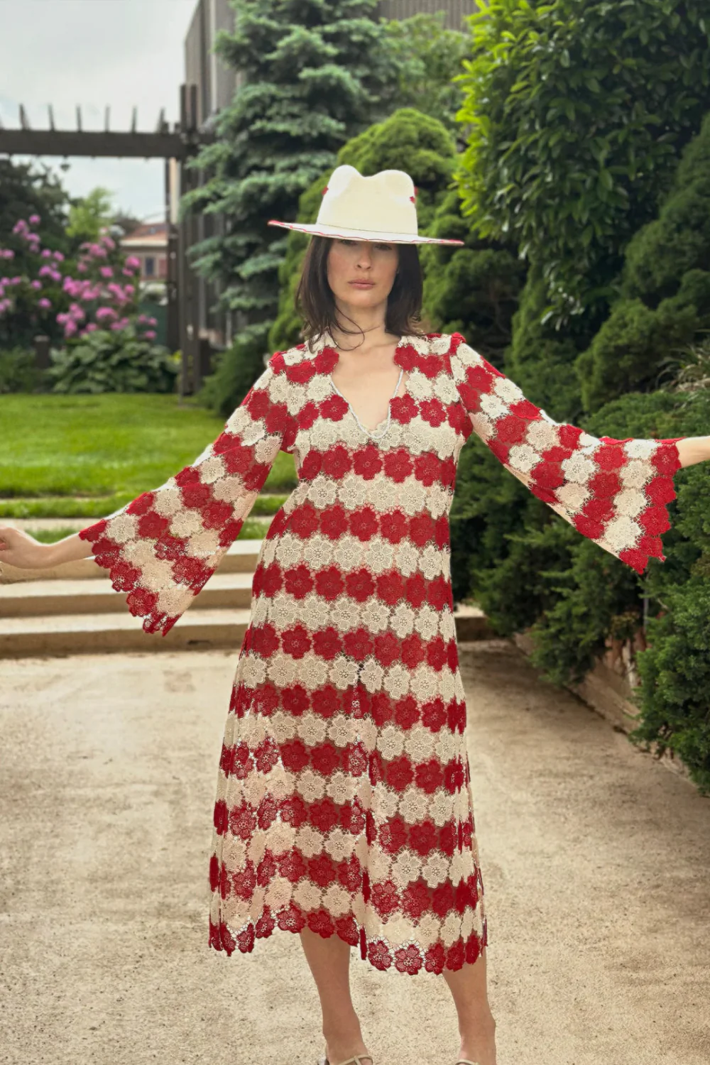 Arelis Two-Tone Cosmos Flower Lace Caftan - Paprika