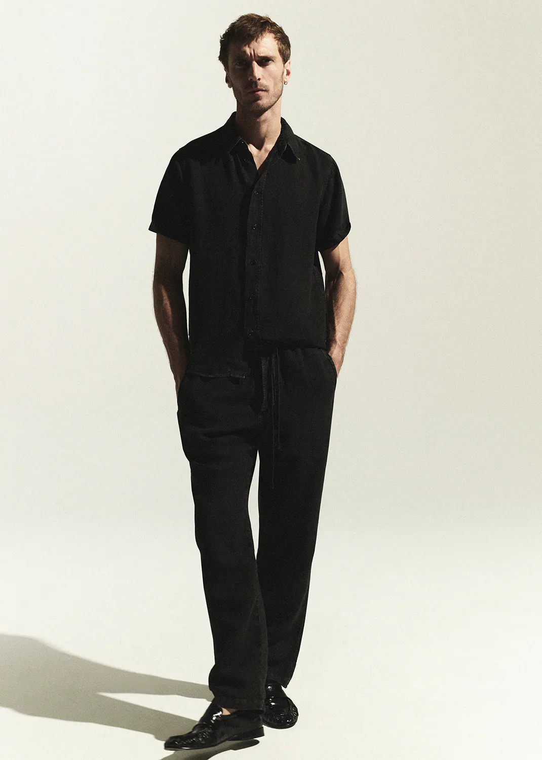 Drawstring Deck Linen Pants In Washed Black - Image 2