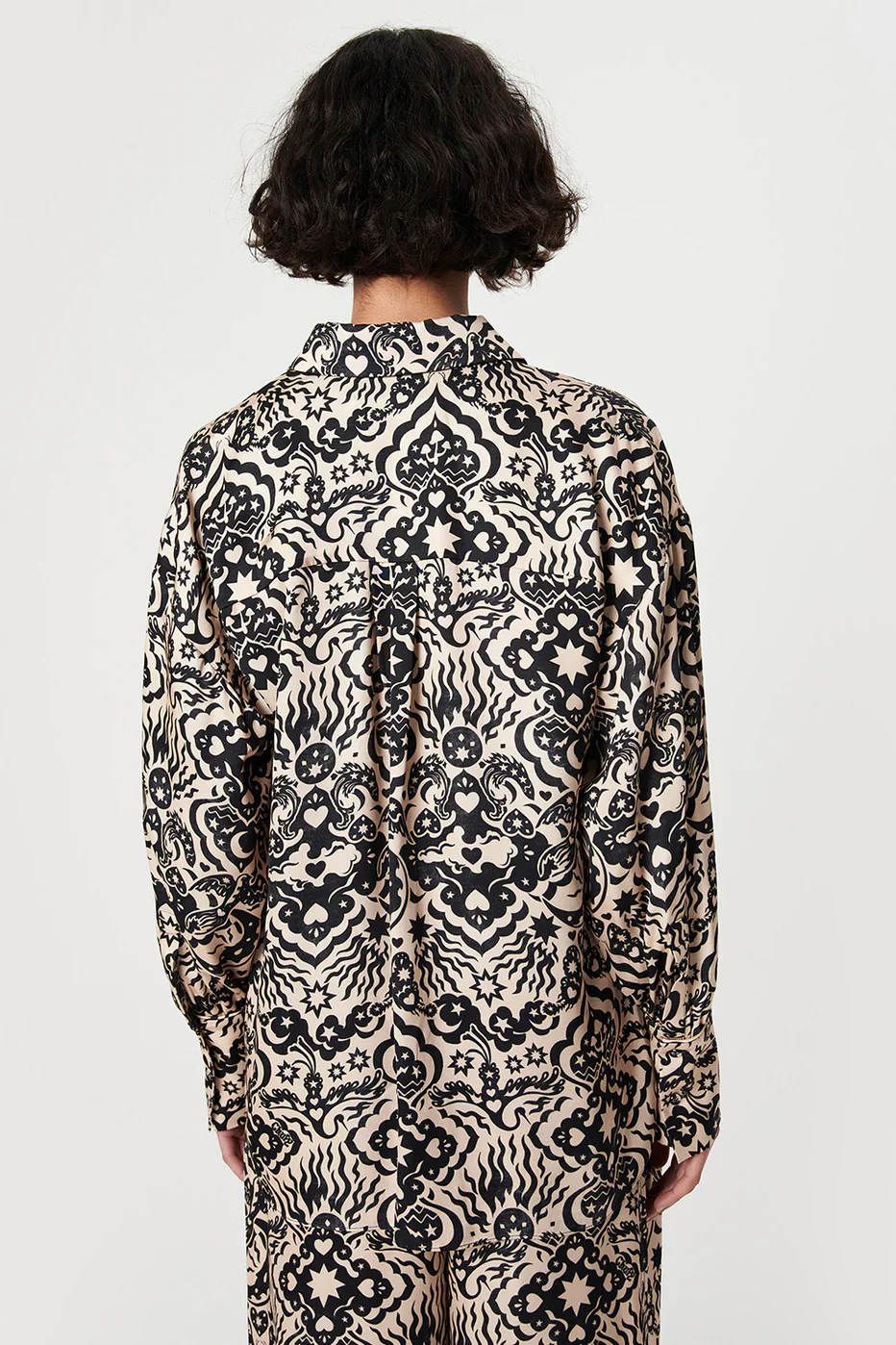 Liv Shirt Stencil Black (Final Sale) - Image 2
