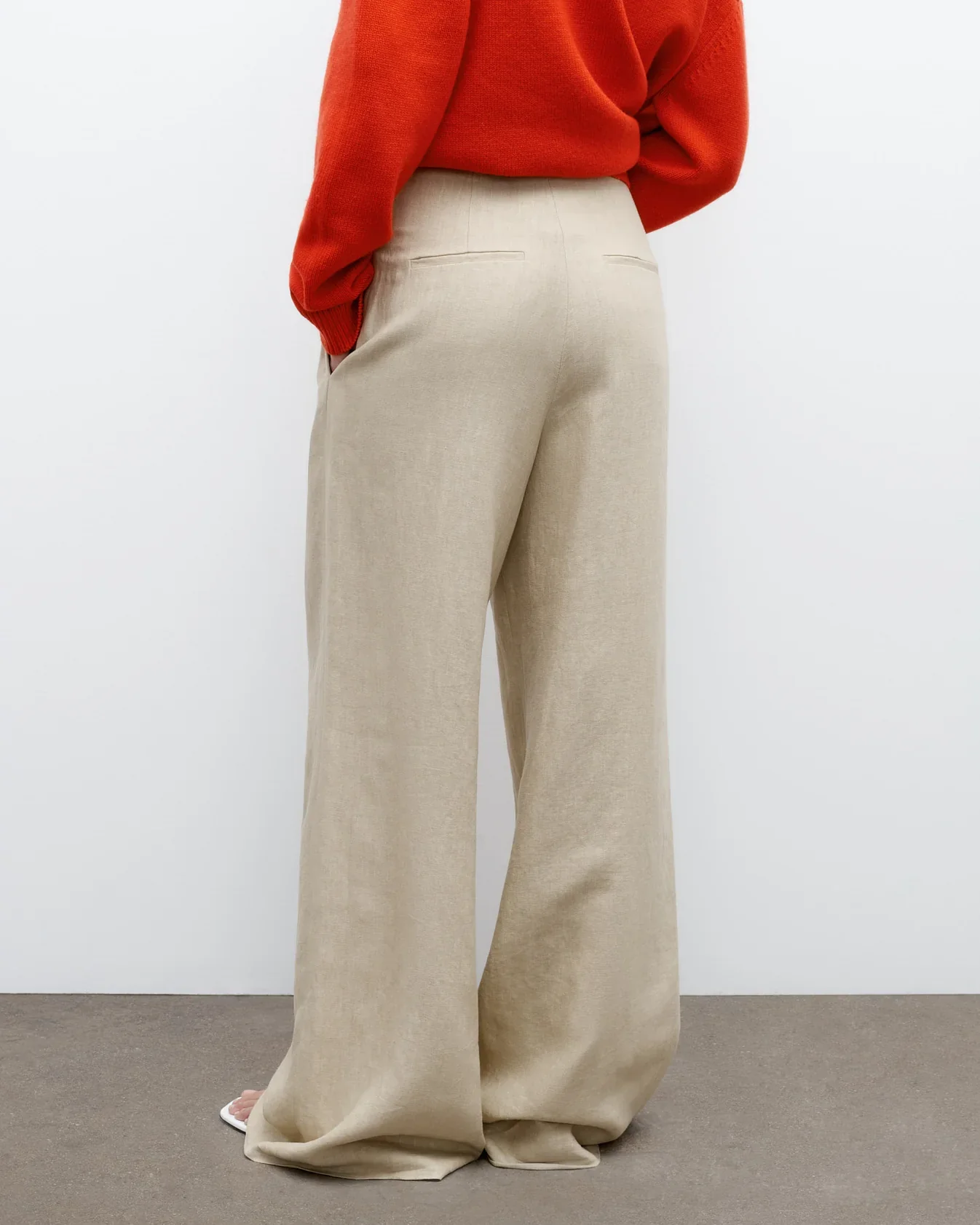 Mini Pleat Trouser in Washed Linen Suiting - Image 5