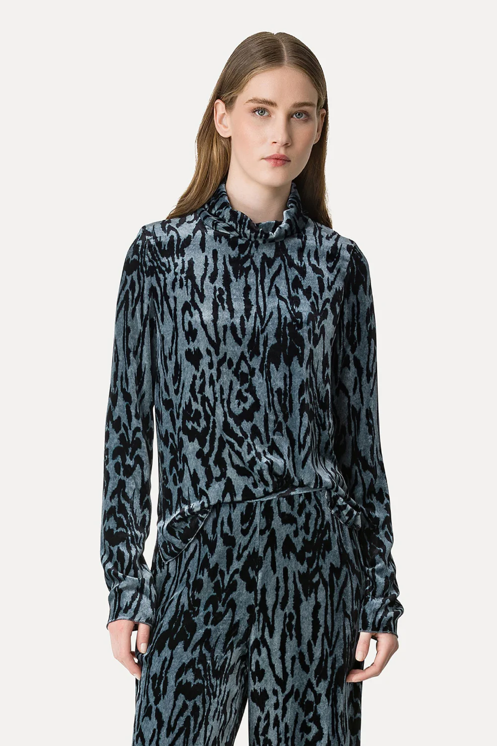 "Moiree" Print Velvet Turtleneck Shirt