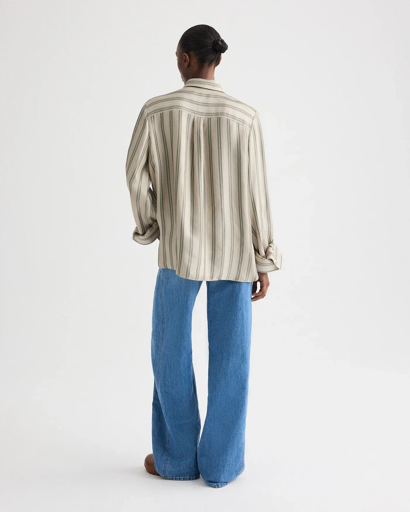 Next Morning Shirt in Fluid Regency Stripe Ivory/ Green - Image 6