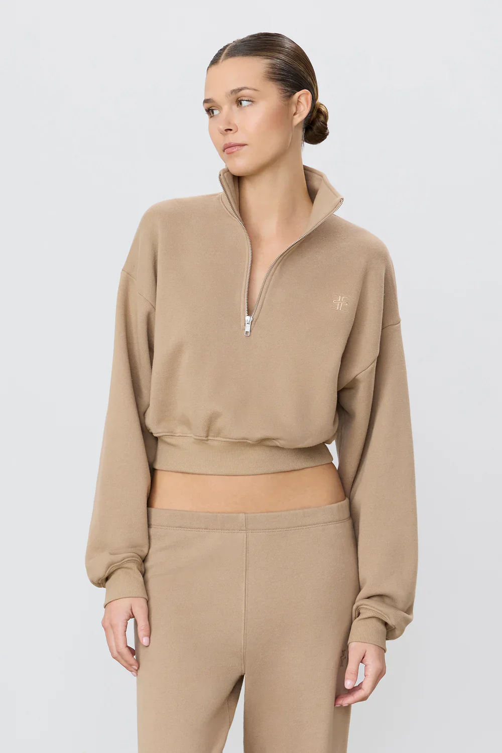 Cropped Half-Zip Sweatshirt Taupe - Image 4