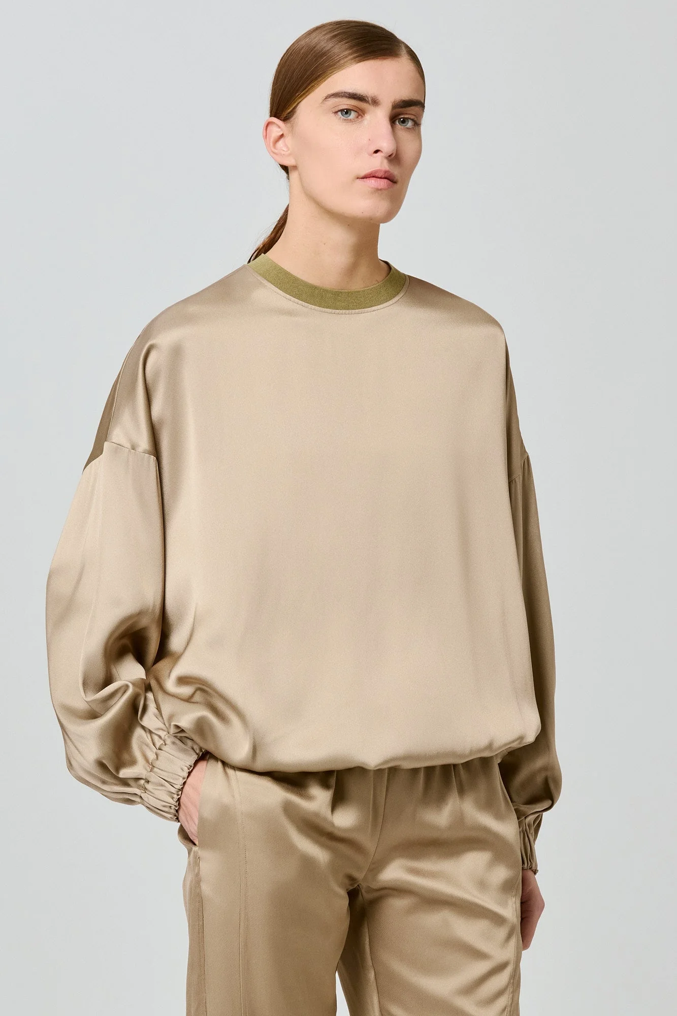 Valentina Round Neck Sweater Mud - Image 2